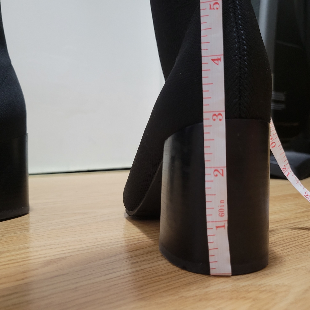 Blondo Black Heeled Boots with Streamlined Silhouette - Picture 7 of 8